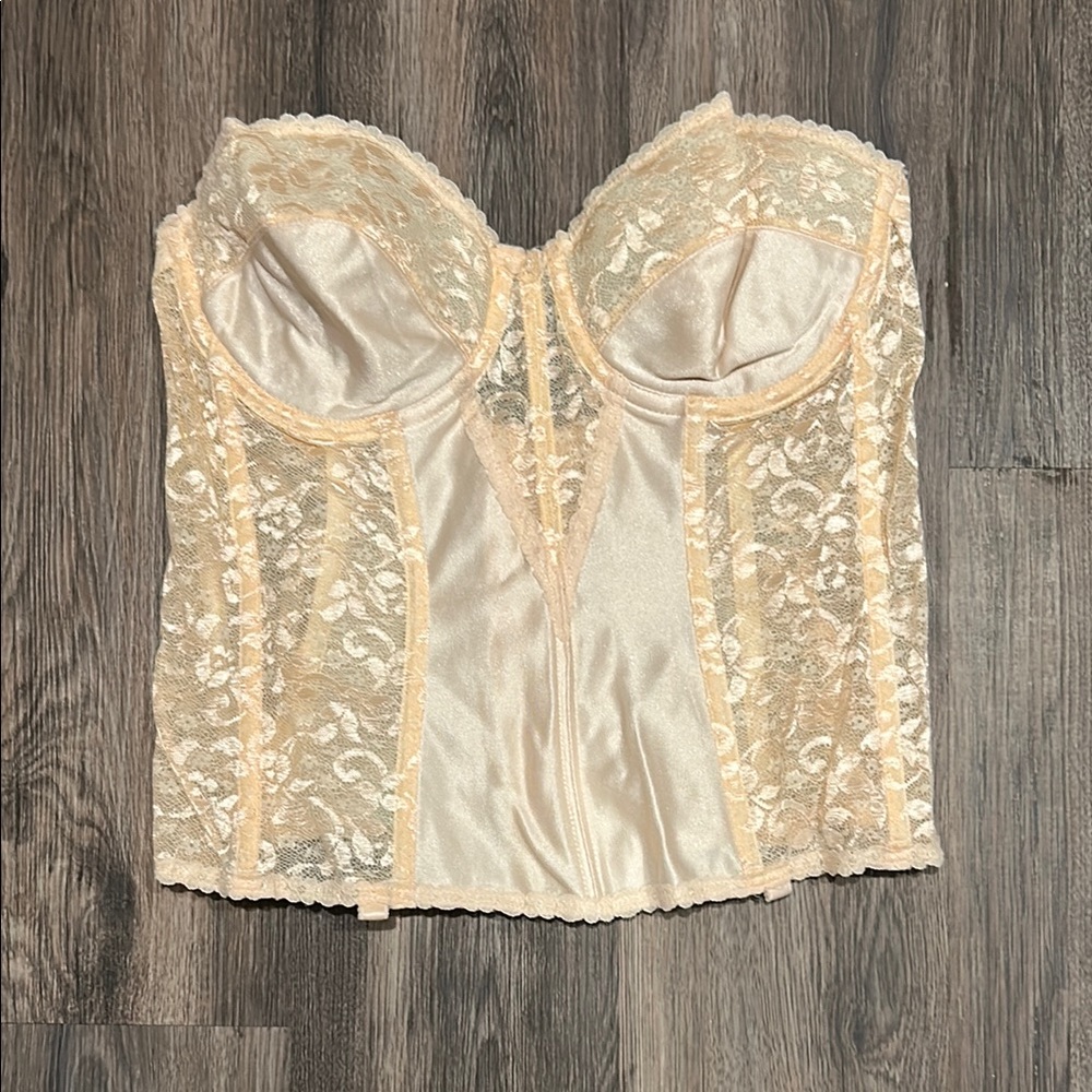 Chic Cream Lace Bustier